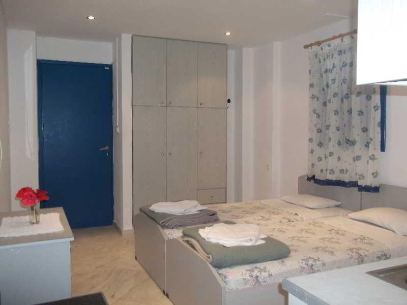 Mike'S Beach Apartments & Studios Anissaras ภายนอก รูปภาพ